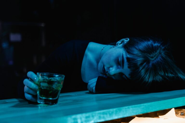 Qué es el alcoholismo