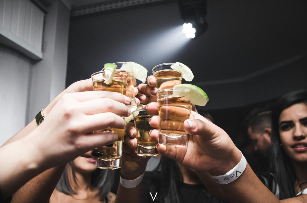 causas del alcoholismo